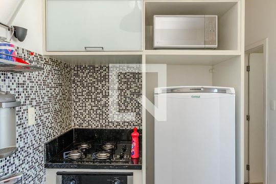 Cozinha de apartamento à venda com 1 quarto, 34m² em Vale do Sereno, Nova Lima