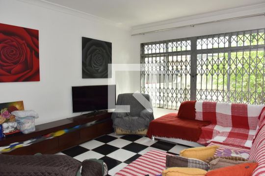 Casa para alugar com 3 quartos, 371m² em Cidade Ademar, São Paulo