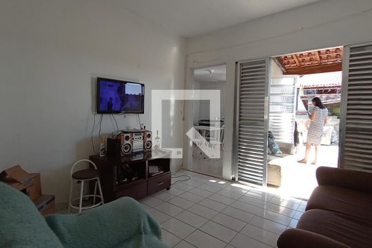 Sala 2 de casa à venda com 4 quartos, 130m² em Conjunto Habitacional Padre José de Anchieta, São Paulo