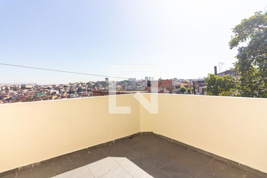 Sacada de casa para alugar com 1 quarto, 50m² em Veloso, Osasco