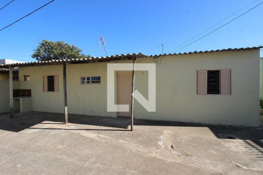 Garagem de casa à venda com 2 quartos, 40m² em Ceilândia Norte (ceilândia), Brasília