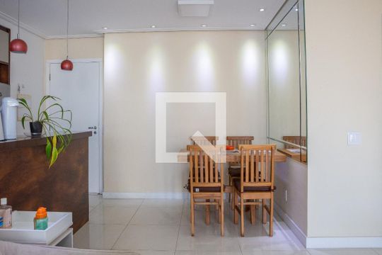 Sala de apartamento para alugar com 2 quartos, 69m² em Vila Anastácio, São Paulo