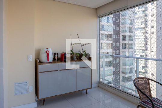 Sala de apartamento à venda com 2 quartos, 69m² em Vila Anastácio, São Paulo