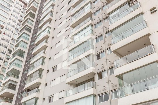 Fachada de apartamento para alugar com 2 quartos, 69m² em Vila Anastácio, São Paulo