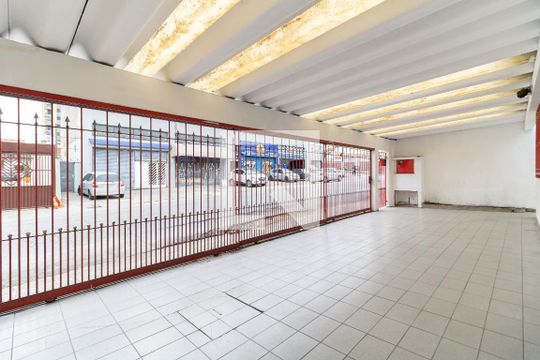 Garagem de casa à venda com 3 quartos, 189m² em Vila Santo Estéfano, São Paulo
