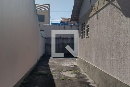 Garagem de casa para alugar com 2 quartos, 70m² em Campo Grande, Rio de Janeiro