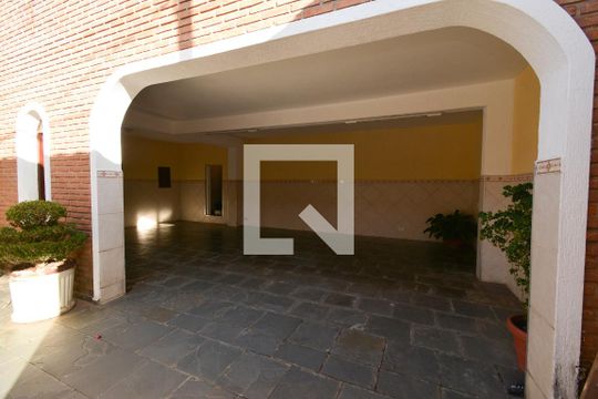 Garagem de casa à venda com 3 quartos, 384m² em Jardim Rosa de Franca, Guarulhos