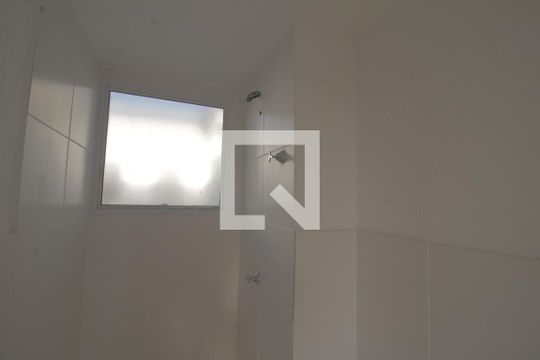 Banheiro de apartamento à venda com 2 quartos, 42m² em Rio Branco, Canoas