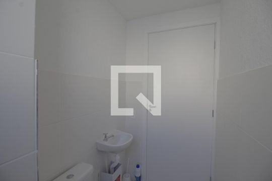 Banheiro de apartamento à venda com 2 quartos, 42m² em Rio Branco, Canoas