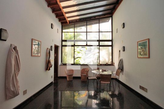 Sala de casa à venda com 5 quartos, 630m² em Pacaembu, São Paulo