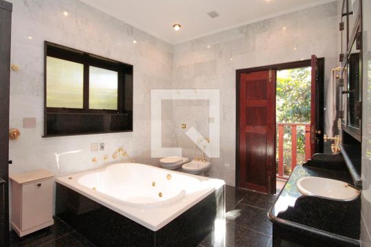 Banheiro da Suíte de casa à venda com 5 quartos, 630m² em Pacaembu, São Paulo