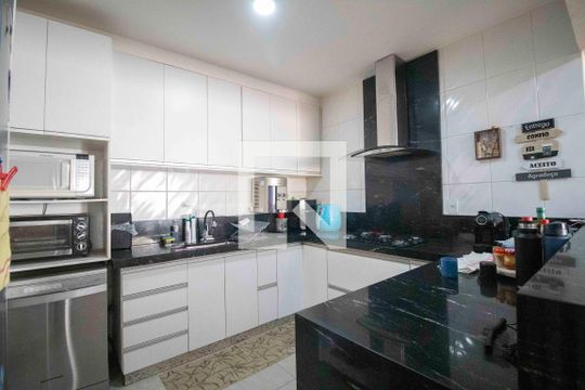 Cozinha de apartamento à venda com 3 quartos, 88m² em Setor Bueno, Goiânia