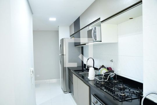 Cozinha de apartamento para alugar com 2 quartos, 54m² em Jardim Colibri, Cotia