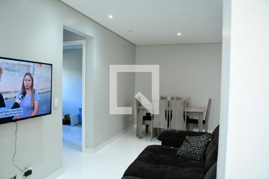 Sala de apartamento para alugar com 2 quartos, 54m² em Jardim Colibri, Cotia