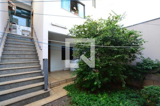 Quintal de casa à venda com 3 quartos, 250m² em Vila Clementino, São Paulo