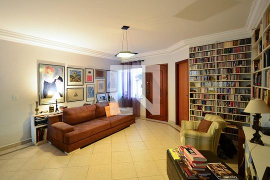 Sala de casa à venda com 3 quartos, 250m² em Vila Clementino, São Paulo