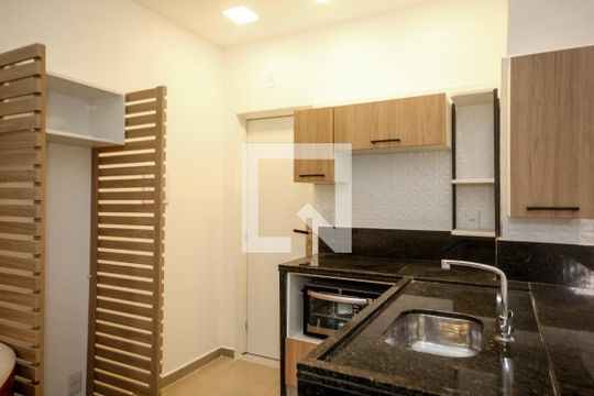 Sala / Cozinha de apartamento para alugar com 1 quarto, 30m² em Copacabana, Rio de Janeiro
