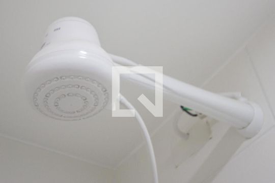 Chuveiro de apartamento para alugar com 1 quarto, 27m² em Jardim Caravelas, São Paulo