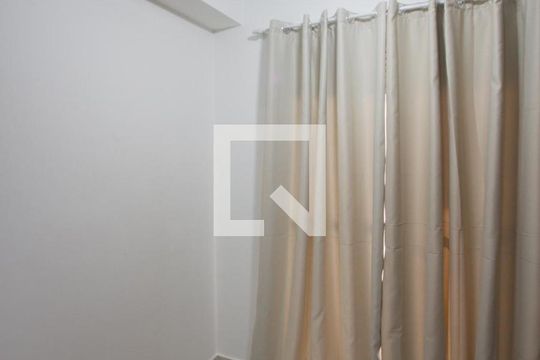 Sala de apartamento para alugar com 1 quarto, 27m² em Jardim Caravelas, São Paulo