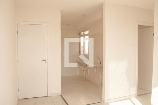 Apartamento para alugar com 2 quartos, 42m² em Cerâmica, Nova Iguaçu