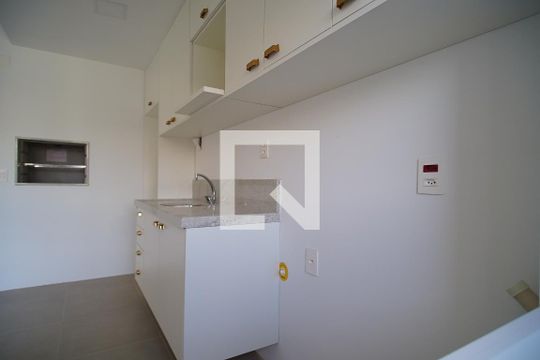 Cozinha  de apartamento à venda com 2 quartos, 55m² em Jardim Lindóia, Porto Alegre