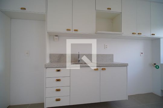 Cozinha  de apartamento à venda com 2 quartos, 55m² em Jardim Lindóia, Porto Alegre