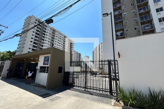 Fachada de apartamento à venda com 2 quartos, 49m² em Del Castilho, Rio de Janeiro