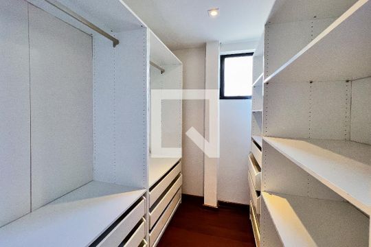 Closet de apartamento à venda com 5 quartos, 405m² em Indianópolis, São Paulo