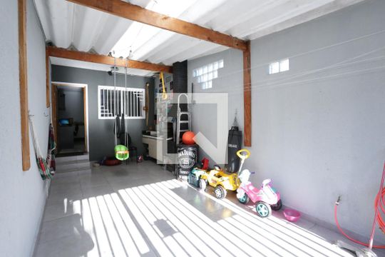 Garagem de casa à venda com 2 quartos, 84m² em Vila Nhocune, São Paulo