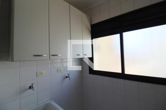 Área serviço de apartamento para alugar com 2 quartos, 63m² em Santo Antônio, São Caetano do Sul