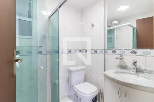 Banheiro de apartamento para alugar com 3 quartos, 65m² em Jardim Patente, São Paulo