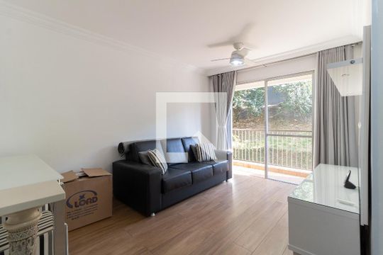 Sala de apartamento para alugar com 3 quartos, 65m² em Jardim Patente, São Paulo