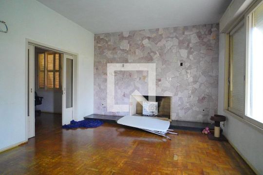 Casa para alugar com 5 quartos, 370m² em Três Figueiras, Porto Alegre