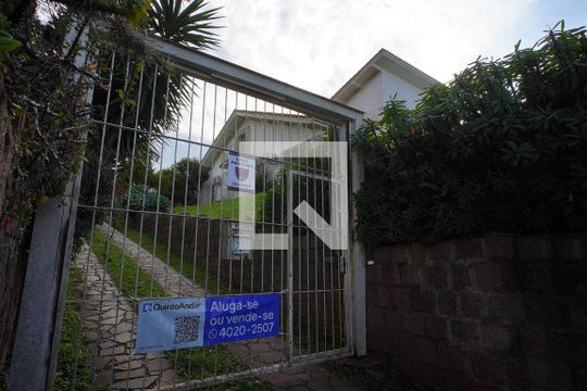 Fachada Rua de casa para alugar com 5 quartos, 370m² em Três Figueiras, Porto Alegre