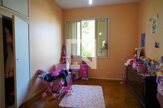 Quarto 2 de casa para alugar com 5 quartos, 370m² em Três Figueiras, Porto Alegre