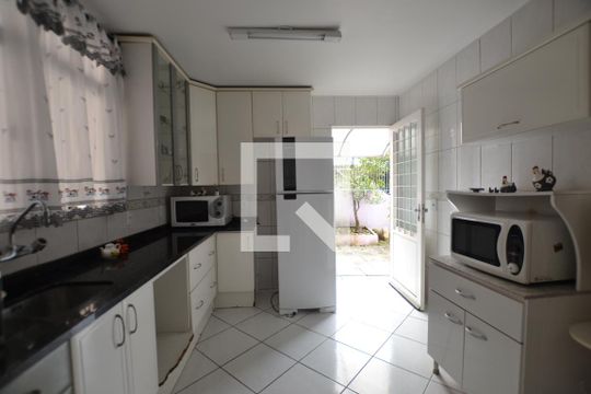 Cozinha de casa à venda com 3 quartos, 120m² em Cavalhada, Porto Alegre