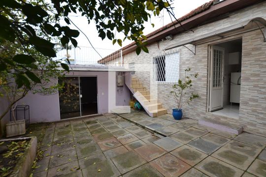 Área Externa de casa à venda com 3 quartos, 120m² em Cavalhada, Porto Alegre