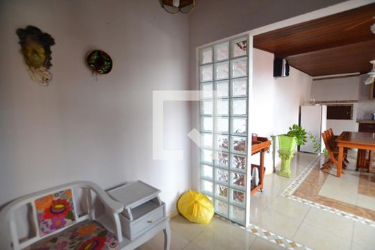 Hall de casa à venda com 3 quartos, 120m² em Cavalhada, Porto Alegre