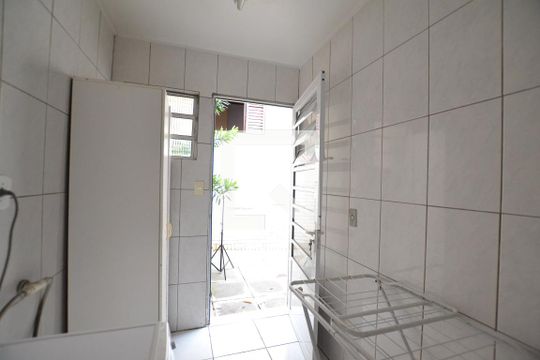 Área de Serviço de casa à venda com 3 quartos, 120m² em Cavalhada, Porto Alegre