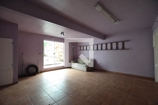 Garagem de casa à venda com 3 quartos, 120m² em Cavalhada, Porto Alegre
