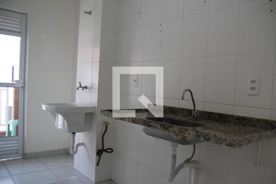 Cozinha de apartamento à venda com 2 quartos, 48m² em Vila Carmosina, São Paulo