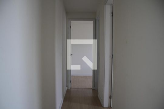 Corredor de apartamento à venda com 2 quartos, 48m² em Vila Carmosina, São Paulo