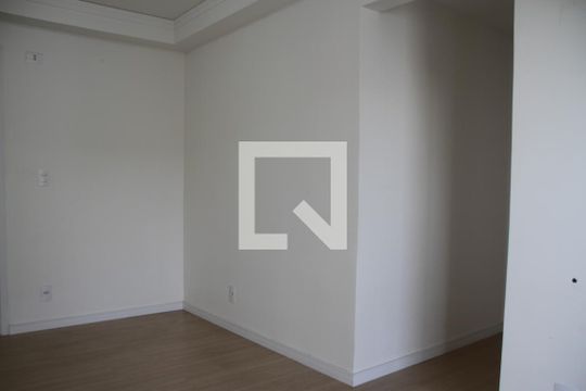 Sala de apartamento à venda com 2 quartos, 48m² em Vila Carmosina, São Paulo