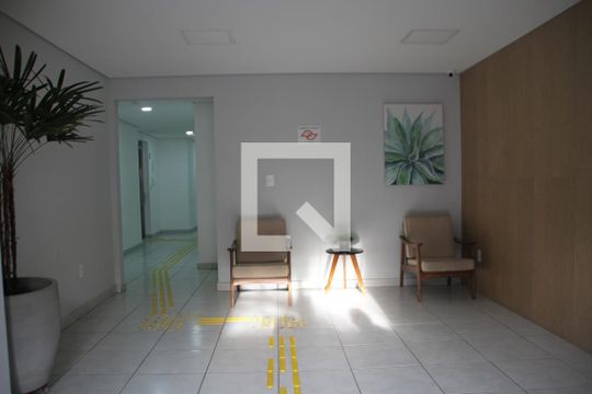 Hall de Entrada de apartamento à venda com 2 quartos, 48m² em Vila Carmosina, São Paulo