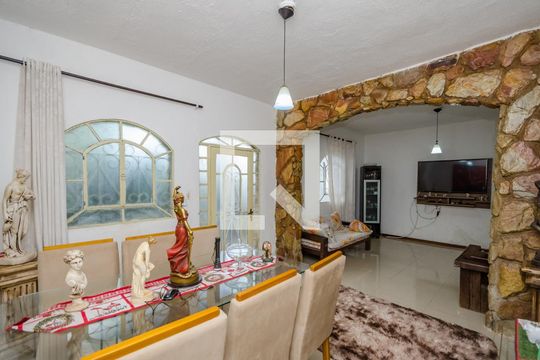 Sala 2 de casa à venda com 4 quartos, 180m² em Vila Nova Betania, Nova Lima