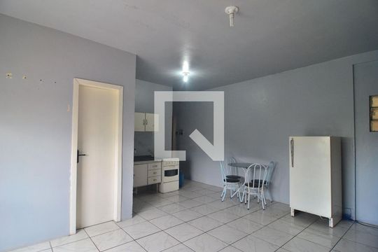 Sala de kitnet/studio para alugar com 1 quarto, 30m² em São Luis, Canoas