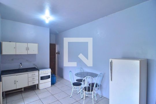 Cozinha  de kitnet/studio para alugar com 1 quarto, 30m² em São Luis, Canoas