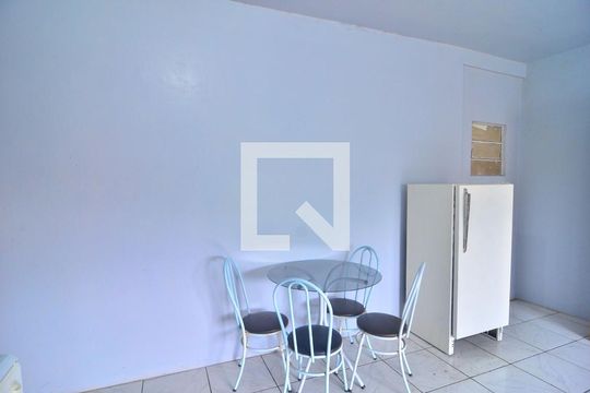 Cozinha  de kitnet/studio para alugar com 1 quarto, 30m² em São Luis, Canoas