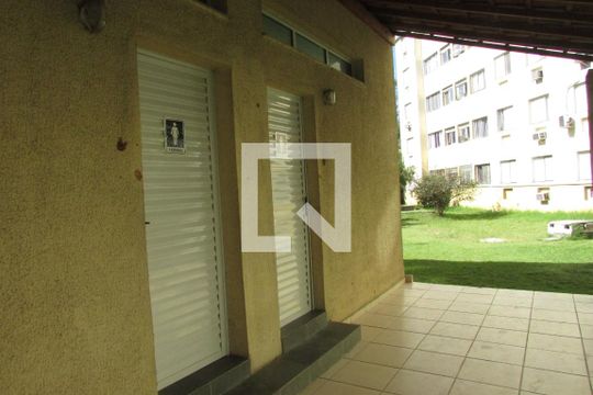 Área comum - Banheiros de apartamento para alugar com 2 quartos, 52m² em Inhoaíba, Rio de Janeiro