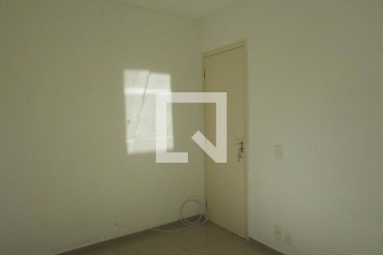 Quarto 2 de apartamento para alugar com 2 quartos, 52m² em Inhoaíba, Rio de Janeiro